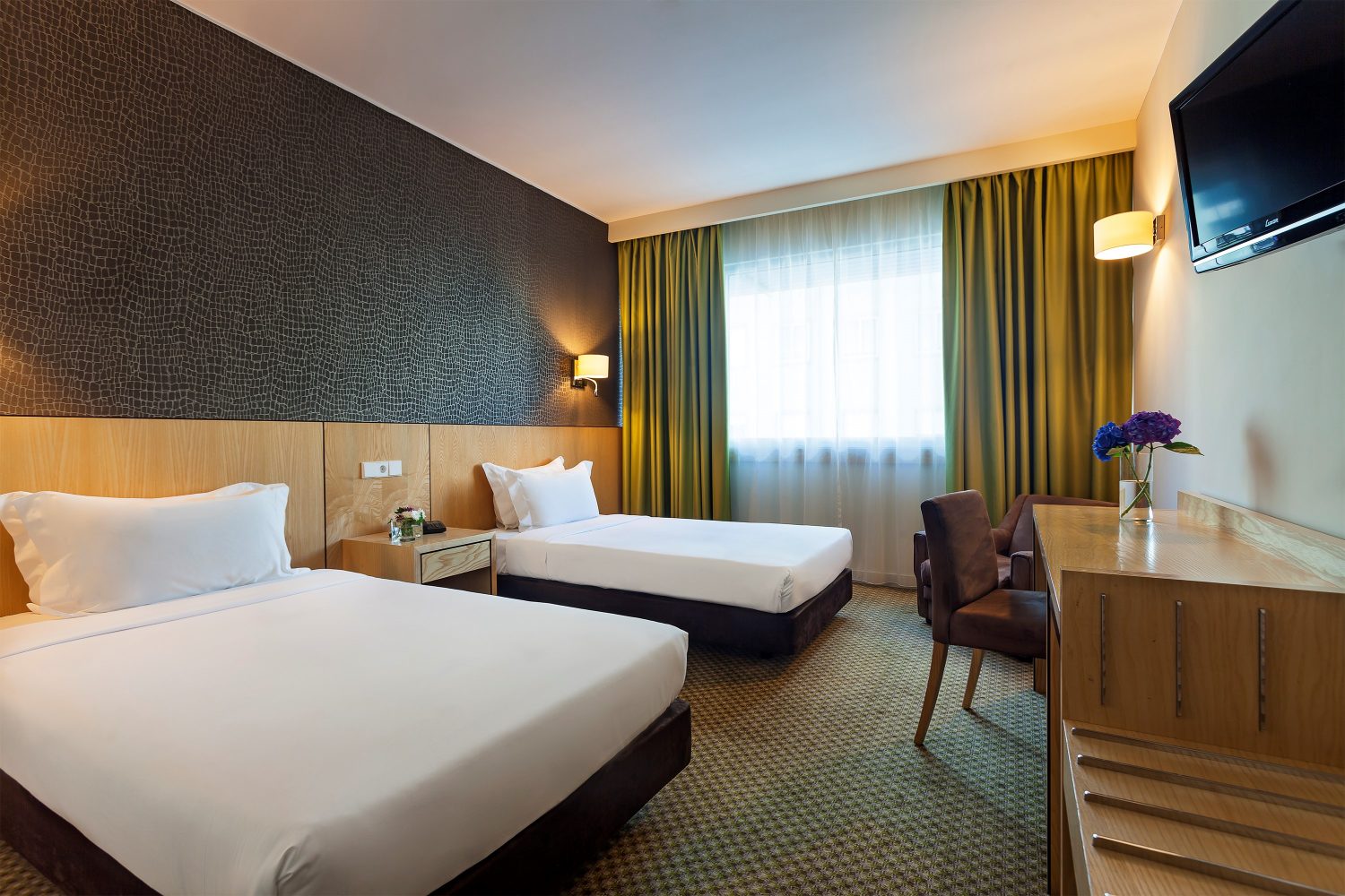 Economic Twin Bedroom of the Hotel HF Ipanema Porto