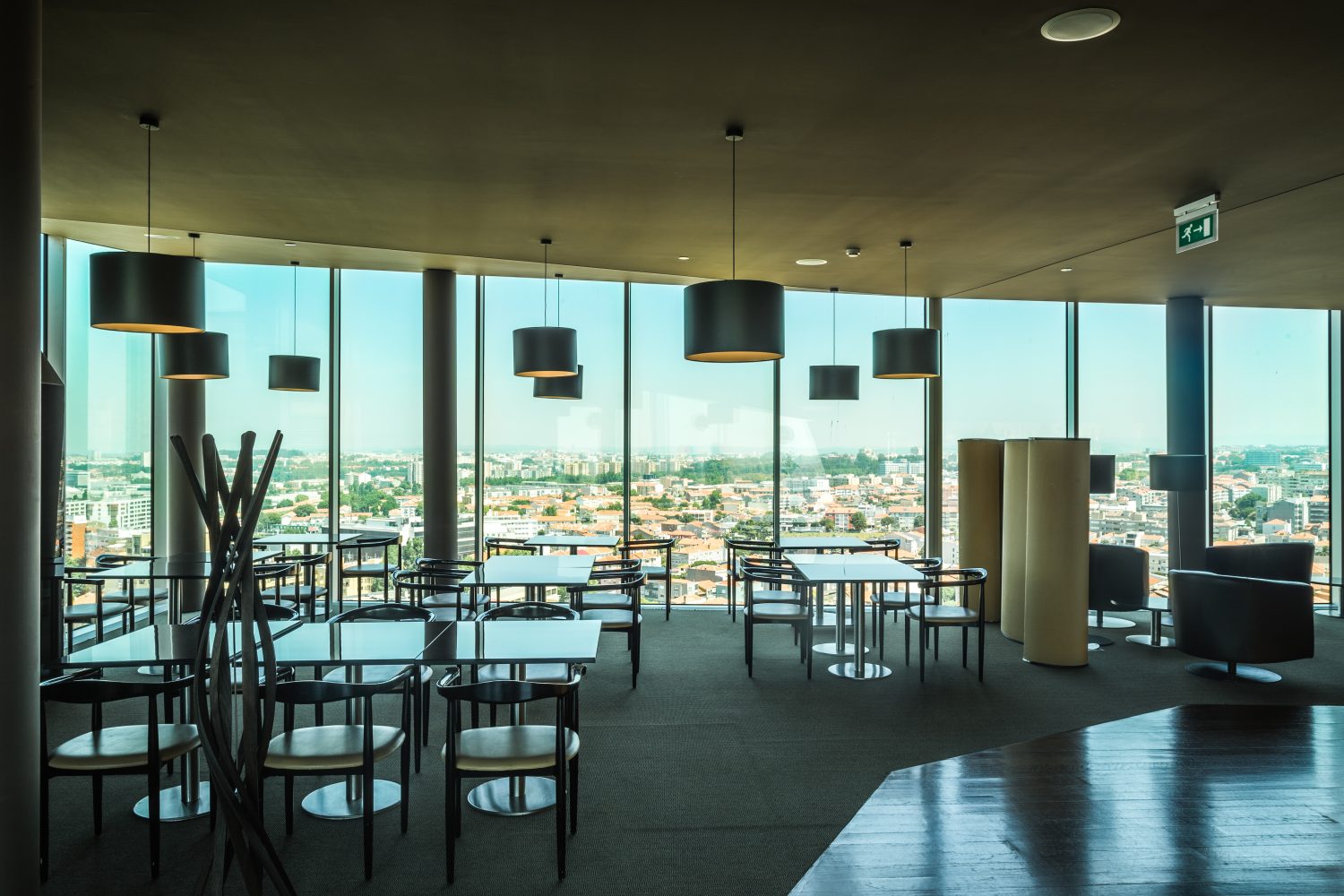 Vip Lounge with view to outside at Porto Palacio Congress Hotel