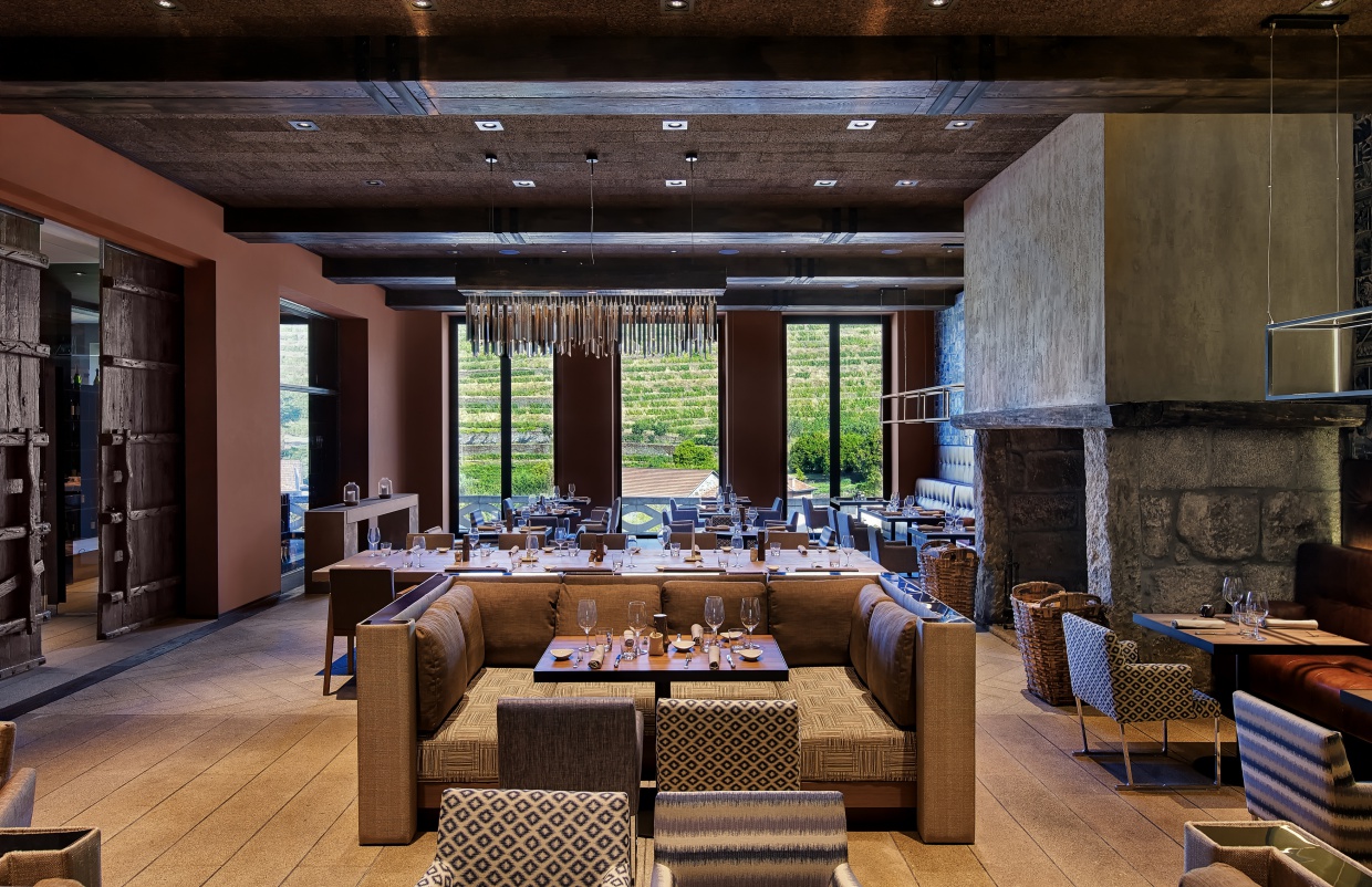 Perspective of the dining room at the hotel six senses douro