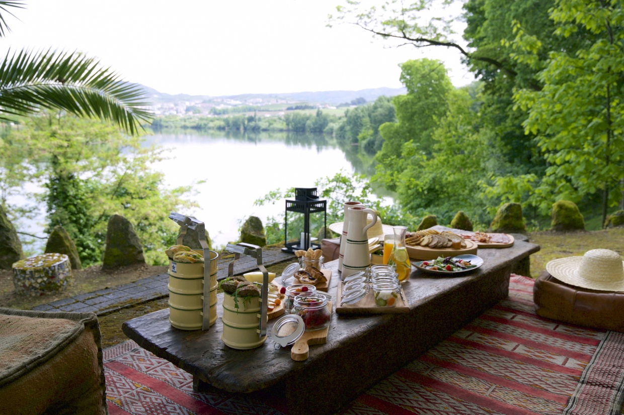 Picnic by the river at the hotel six senses douro
