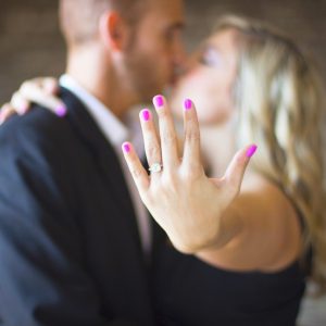 engagement-2268925_1280